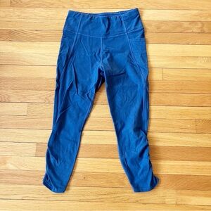 Pact Blue Organic Cotton Athleisure Media Pocket Cropped Ruched Leggings Medium